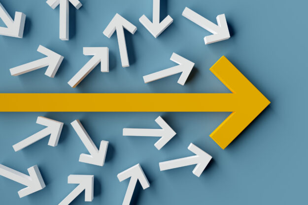 Many,Arrows,Pointing,In,Different,Directions,With,One,Arrow,Showing